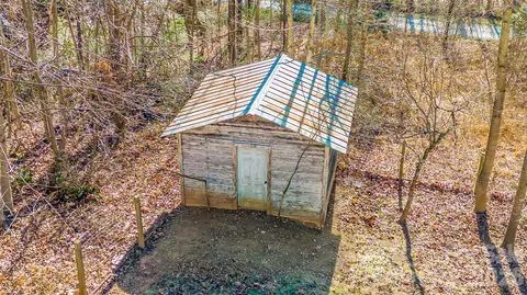 Exterior - 910 Summit Ridge Rd, Purlear, NC 28665 photo 3 of 3