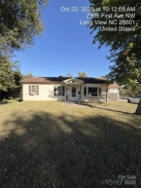 2908 1st Nw Ave NW, Hickory, NC 28601