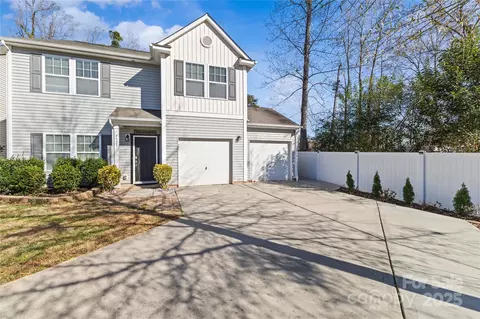 7323 Reece Valley Ct, Charlotte, NC 28227