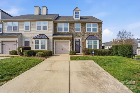 5763 Mossdale Ln, Charlotte, NC 28278
