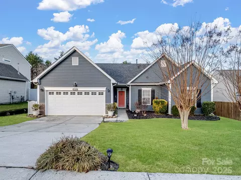 5822 Briggs Dr, Charlotte, NC 28269