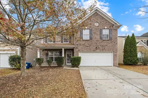 4124 Houldsworth Dr, Charlotte, NC 28213
