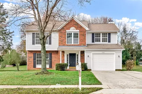 7730 Woodknoll Dr, Charlotte, NC 28217