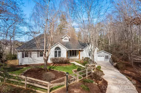 137 Warlick Rd, Mills River, NC 28759