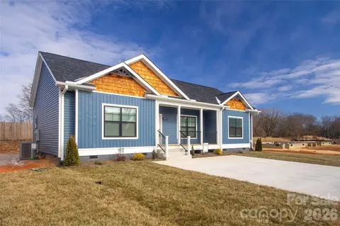 204 Southern Charm Rd, Arden, NC 28704