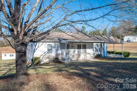 897 Calloway Rd, Lincolnton, NC 28092
