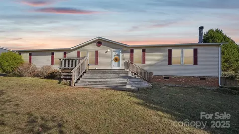 4648 Belvedere Dr, Claremont, NC 28610