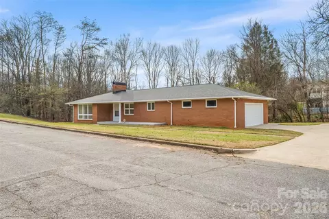 212 Shuping St, Morganton, NC 28655