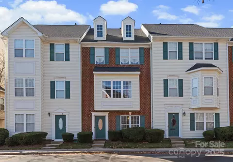 9930 Treeside Ln, Matthews, NC 28105