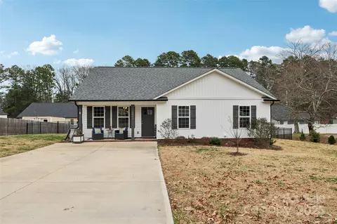 2416 Brookmeade Dr, Albemarle, NC 28001