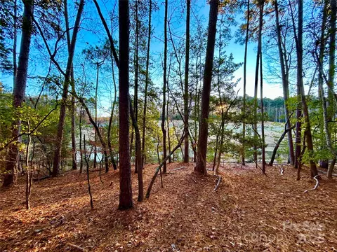 000 Shagbark Ct, Mount Gilead, NC 27306