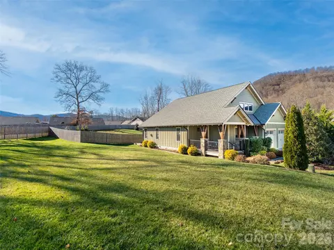 6 Starwood Valley Trl, Arden, NC 28704