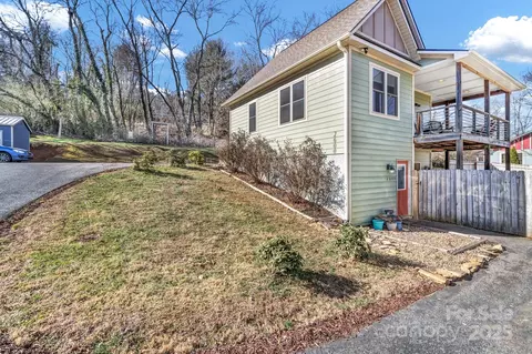 2600 Old Clyde Rd, Clyde, NC 28721 photo 7