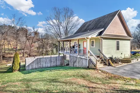 2600 Old Clyde Rd, Clyde, NC 28721