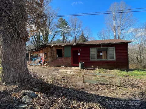819 Montclair Nw Cir NW, Lenoir, NC 28645