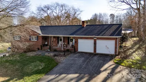 222 Brentwood Dr, Maiden, NC 28650