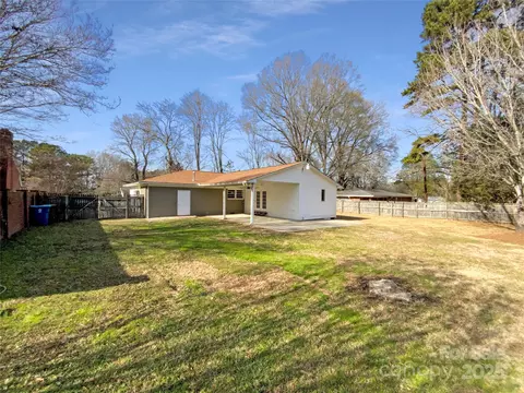 Exterior - 932 Sunset Dr, Salisbury, NC 28147 photo 2 of 6
