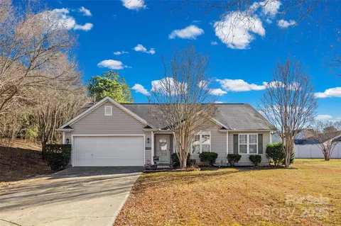 14048 Ballyshannon Ln, Charlotte, NC 28278