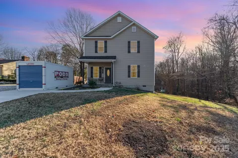 201 Hendrix Dr, Kernersville, NC 27284