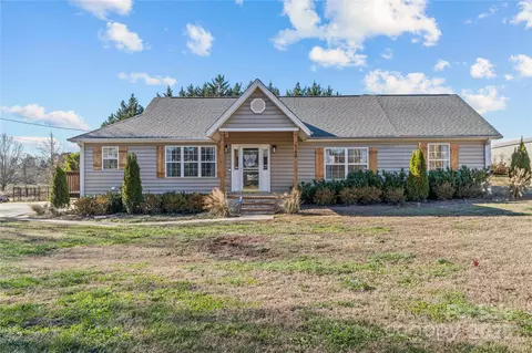 2340 S Point Rd, Belmont, NC 28012