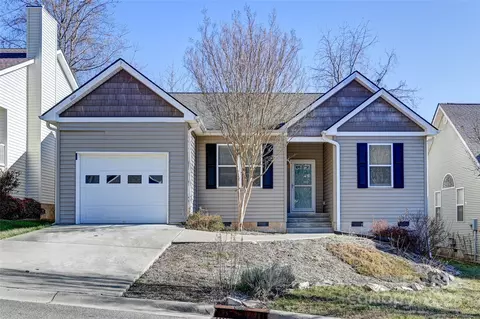 78 Woodcreek Cir, Swannanoa, NC 28778