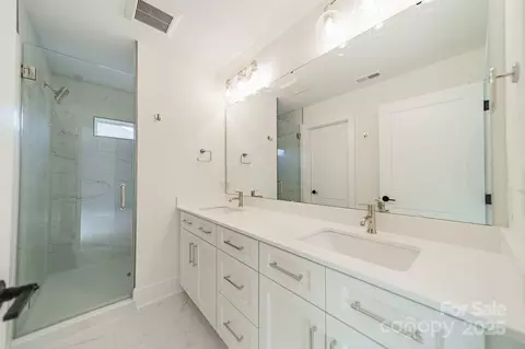 Bath - 812 Hardin St, Lancaster, SC 29720 photo 1 of 3