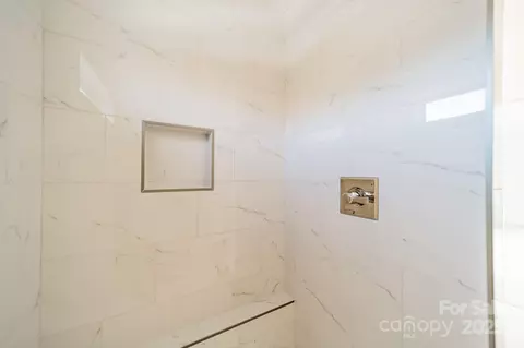Bath - 812 Hardin St, Lancaster, SC 29720 photo 2 of 3