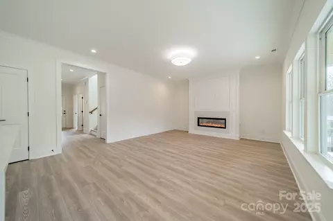 Living - 812 Hardin St, Lancaster, SC 29720 photo 3 of 3