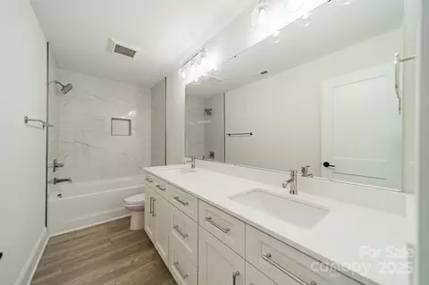 Bath - 812 Hardin St, Lancaster, SC 29720 photo 3 of 3