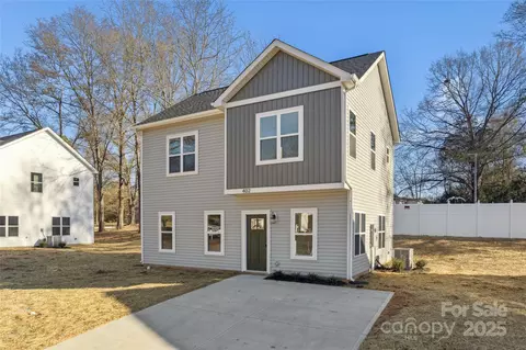 402 S Spargo St, Dallas, NC 28034