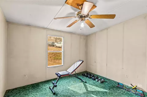 Bedroom - 338 Piney Grove Rd, Harmony, NC 28634 photo 3 of 8