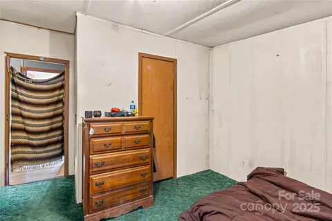 Bedroom - 338 Piney Grove Rd, Harmony, NC 28634 photo 6 of 8