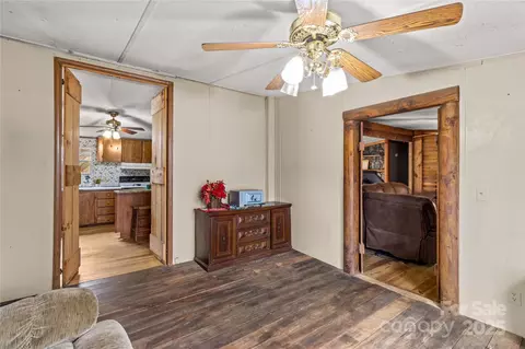 Living - 338 Piney Grove Rd, Harmony, NC 28634 photo 4 of 4
