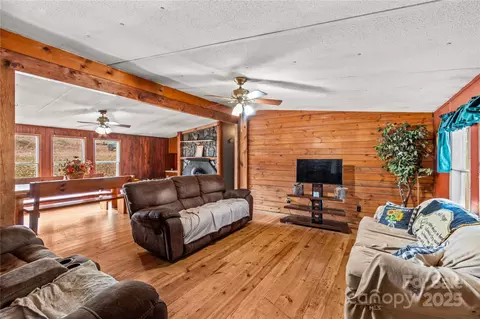Living - 338 Piney Grove Rd, Harmony, NC 28634 photo 2 of 4