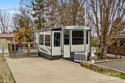 103 S Cardinal Dr, New London, NC 28127