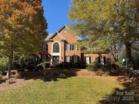 2218 Queensland Dr, Charlotte, NC 28270