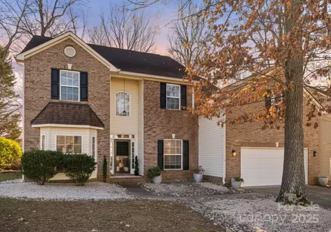 2426 Tory Oak Pl, Matthews, NC 28105