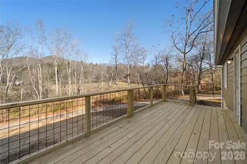 73 The Old Run Rd, Fairview, NC 28730