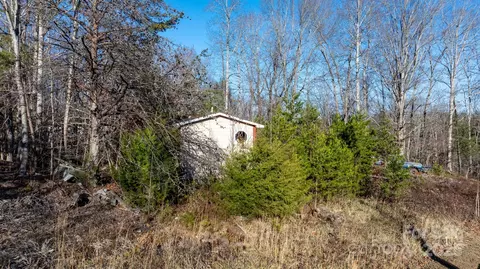 122 Bumpy Hl, Marion, NC 28752