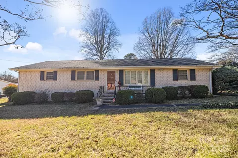 1100 Avondale Rd, Lowell, NC 28098