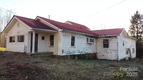 98 Lower Glady Fork Rd, Candler, NC 28715