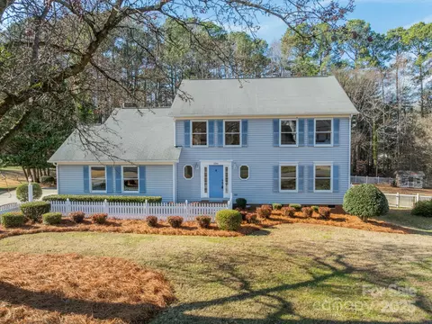 2260 Wynbourne Dr, Gastonia, NC 28056