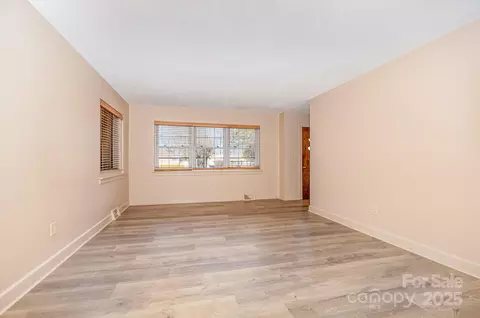 Living - 1213 Edgedale Dr, Salisbury, NC 28144 photo 3 of 4