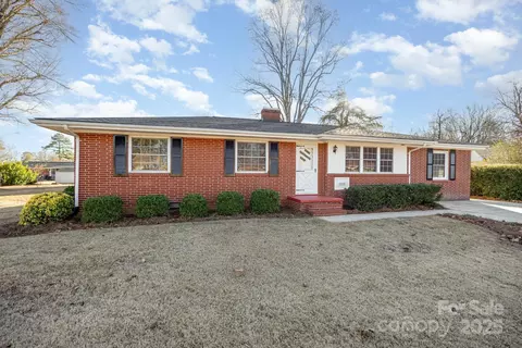 1213 Edgedale Dr, Salisbury, NC 28144