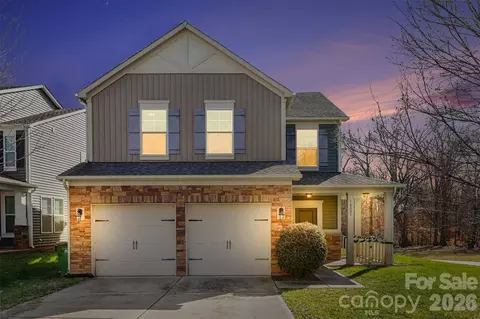 10004 Michael Crossing Dr, Charlotte, NC 28213