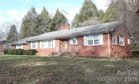 105 Woodlawn Dr, Morganton, NC 28655