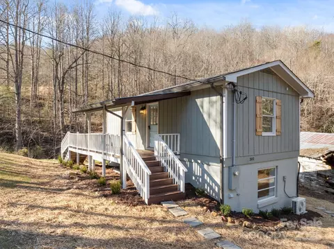 Exterior - 302 Cagle Cv, Sylva, NC 28779 photo 5 of 15