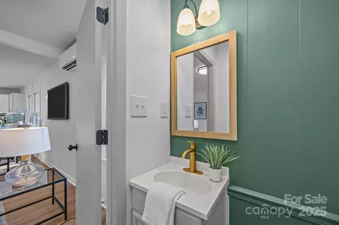 Bath - 302 Cagle Cv, Sylva, NC 28779 photo 1 of 3