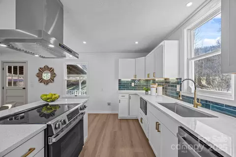 Kitchen - 302 Cagle Cv, Sylva, NC 28779 photo 8 of 8