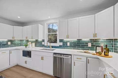 Kitchen - 302 Cagle Cv, Sylva, NC 28779 photo 5 of 8